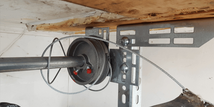 Bay St fix garage door cable